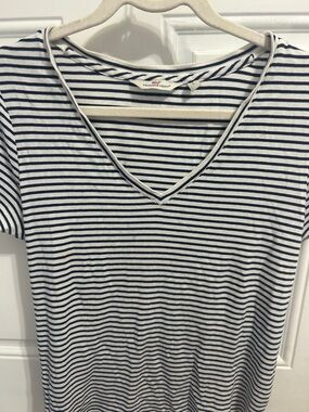 Vineyard Vines Navy & White V-Neck Striped Tee